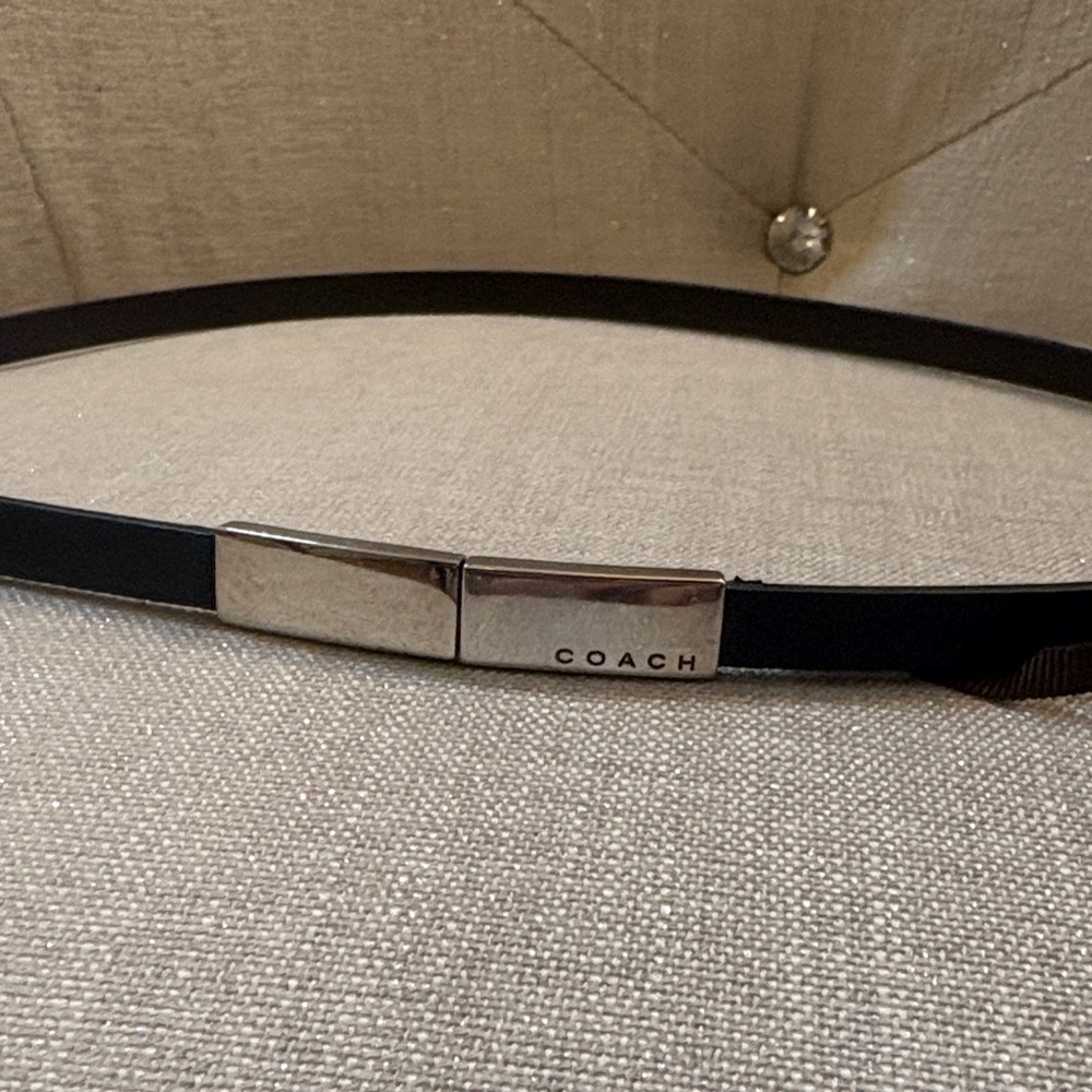Coach Women’s Black Leather Skinny Belt